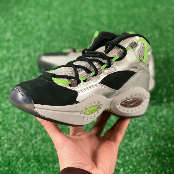 NEW Reebok Question Minions Gru's Lab FW7548 Silver Black Multiple Sizes - Picture 3 of 11